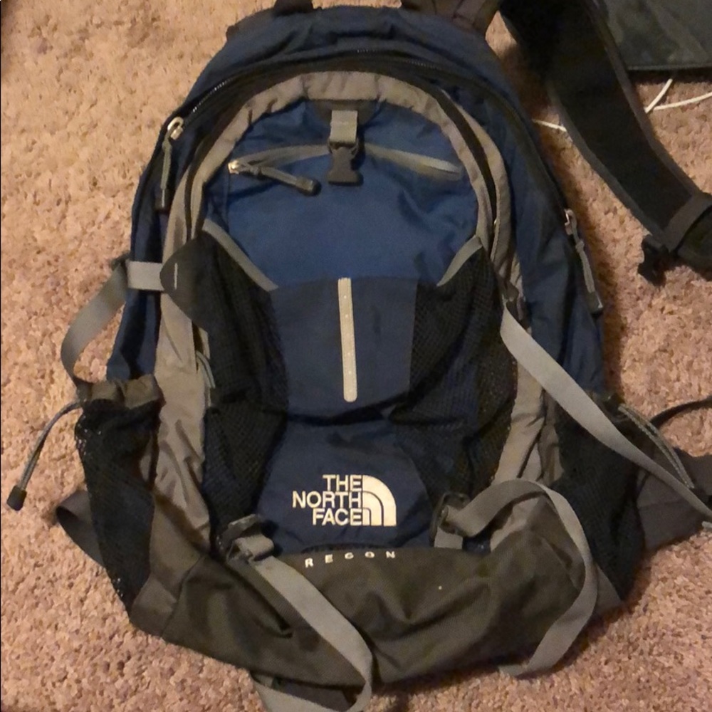 North face recon backpack